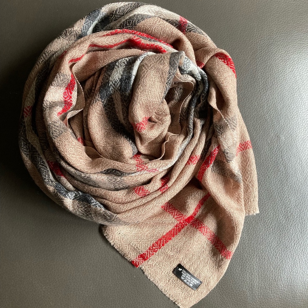 Pashmina Shawl . Made in Nepal .